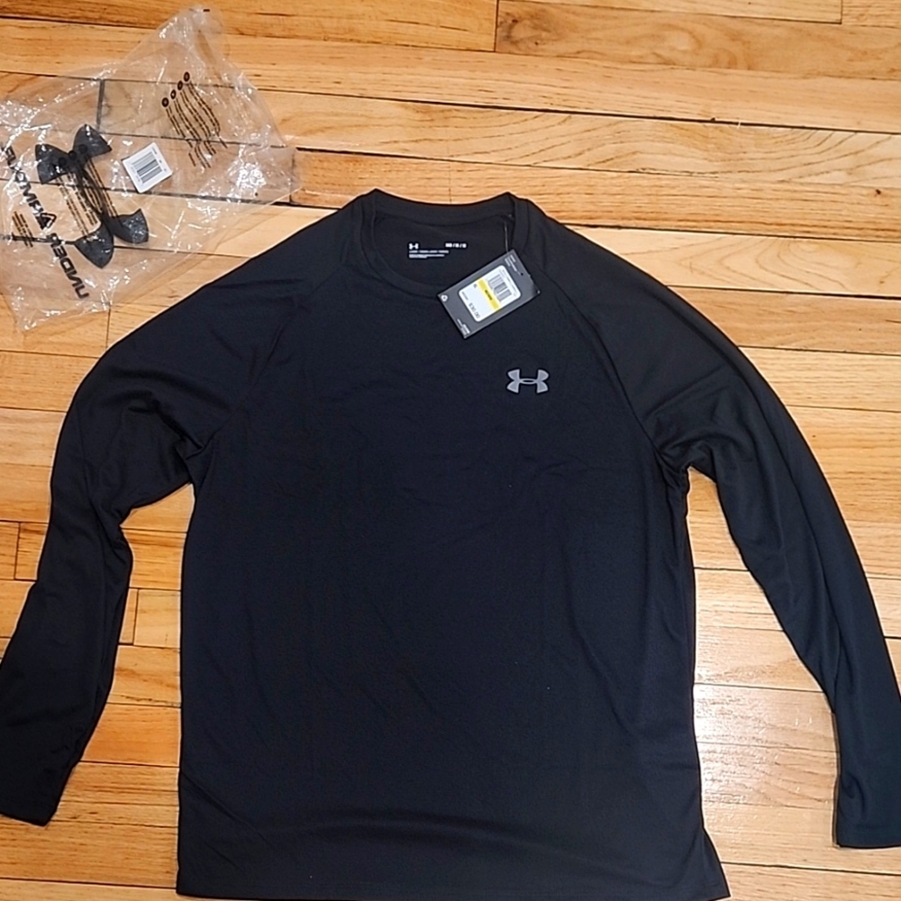 NWT mens med loose long sleeve